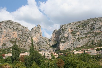 Moustiers_Sainte_Marie.jpg