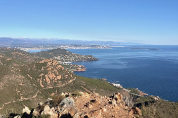 Pic du cap Roux.png